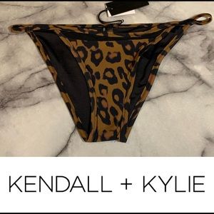 Kendall + Kylie Triangle Mesh Trim Cheeky Bikini Bottoms - Leopard - NWT - Small